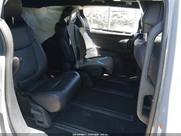 5TDCSKFC9SS204445 2025 TOYOTA SIENNA - Image 8