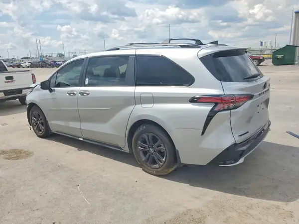 5TDCSKFC9SS218359 2025 TOYOTA SIENNA - Image 2