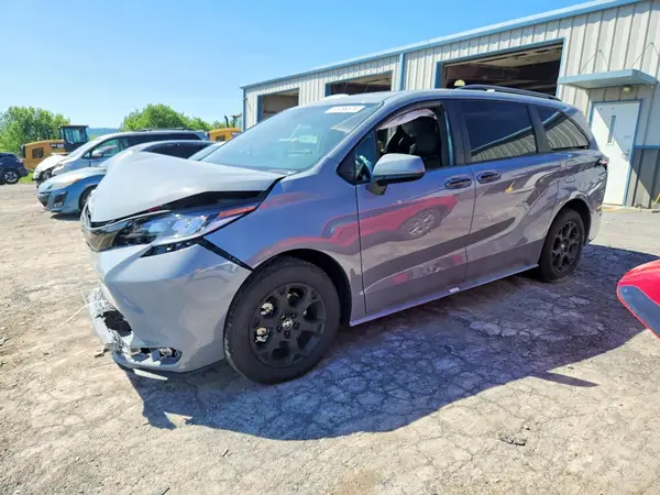 5TDCSKFC9TS247099 2026 TOYOTA SIENNA - Image 1