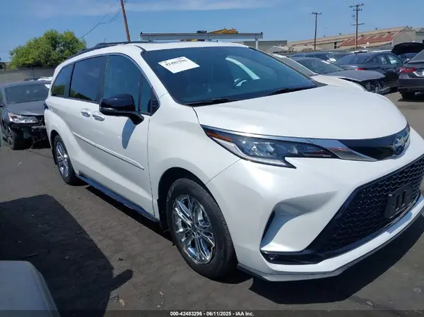 5TDCSKFCXPS074361 2023 TOYOTA SIENNA - Image 1