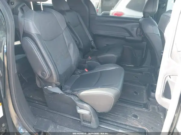 5TDCSKFCXRS112013 2024 TOYOTA SIENNA - Image 8