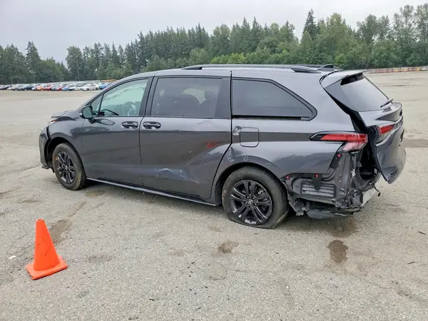 5TDCSKFCXSS223568 2025 TOYOTA SIENNA - Image 2
