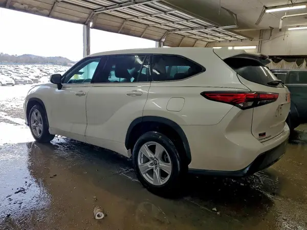 5TDCZRAH0MS033708 2021 TOYOTA HIGHLANDER - Image 2