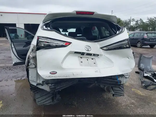 2021 TOYOTA HIGHLANDER auction photo 6