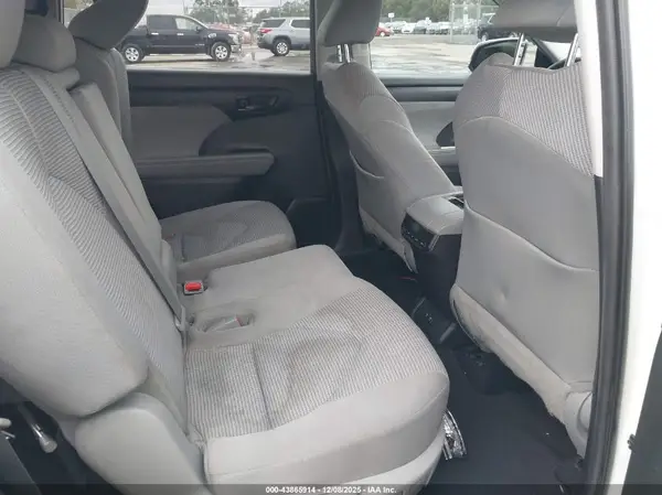 5TDCZRAH0MS525610 2021 TOYOTA HIGHLANDER - Image 8