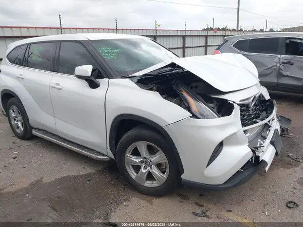 5TDCZRAH0NS553876 2022 TOYOTA HIGHLANDER - Image 1