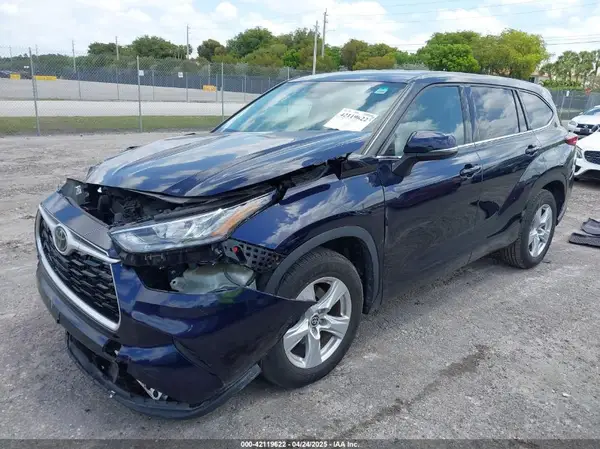 5TDCZRAH1LS009495 2020 TOYOTA HIGHLANDER - Image 2