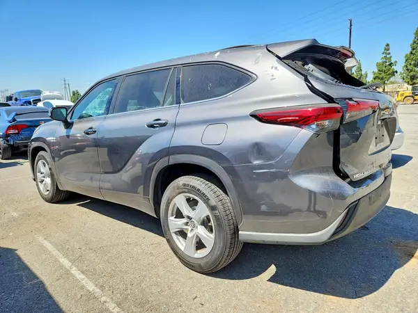 5TDCZRAH1MS039999 2021 TOYOTA HIGHLANDER - Image 2