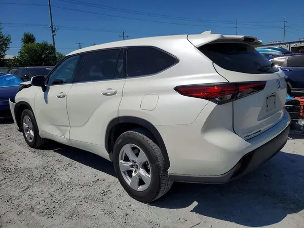 5TDCZRAH1MS068256 2021 TOYOTA HIGHLANDER - Image 2