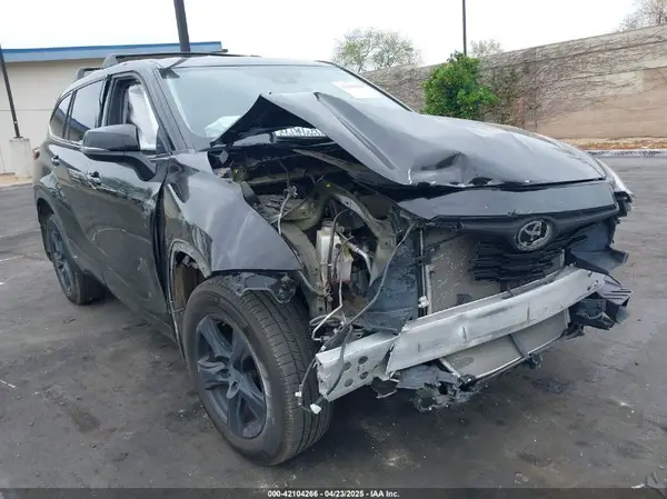 5TDCZRAH1MS085834 2021 TOYOTA HIGHLANDER - Image 1