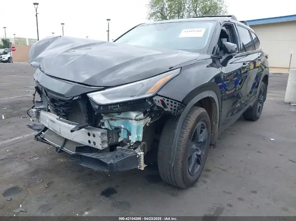5TDCZRAH1MS085834 2021 TOYOTA HIGHLANDER - Image 2