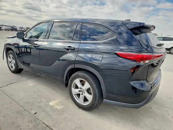 5TDCZRAH1NS554552 2022 TOYOTA HIGHLANDER - Image 2