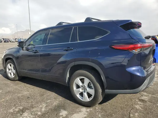 5TDCZRAH1NS558150 2022 TOYOTA HIGHLANDER - Image 2