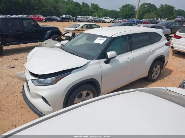 5TDCZRAH2LS508743 2020 TOYOTA HIGHLANDER - Image 2