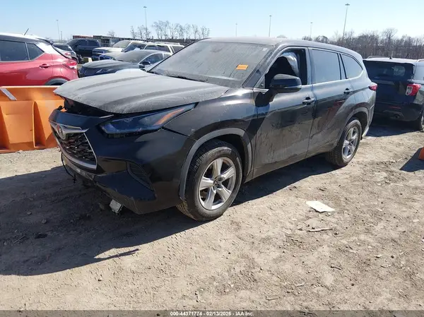 5TDCZRAH2MS033838 2021 TOYOTA HIGHLANDER - Image 2