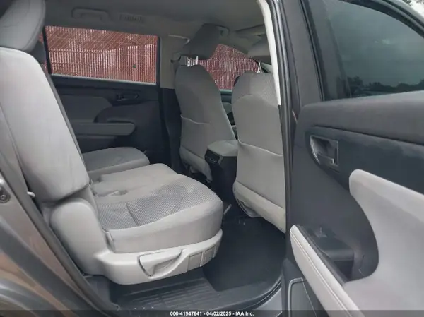5TDCZRAH2MS055113 2021 TOYOTA HIGHLANDER - Image 8