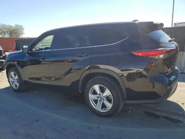 5TDCZRAH2MS088094 2021 TOYOTA HIGHLANDER - Image 2