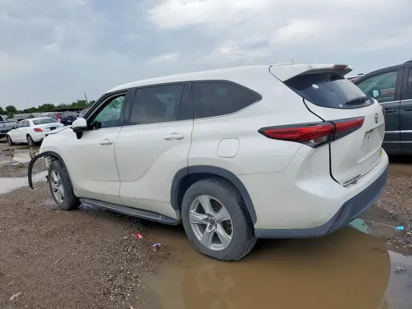 5TDCZRAH2MS527584 2021 TOYOTA HIGHLANDER - Image 2