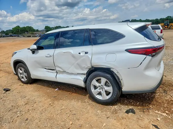 5TDCZRAH2NS115960 2022 TOYOTA HIGHLANDER - Image 2