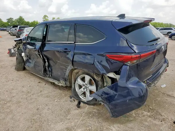 5TDCZRAH2NS141247 2022 TOYOTA HIGHLANDER - Image 2