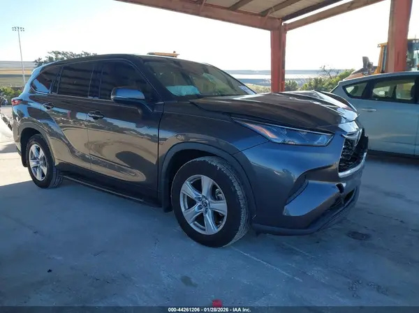 5TDCZRAH2NS543219 2022 TOYOTA HIGHLANDER - Image 1