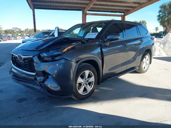 5TDCZRAH2NS543219 2022 TOYOTA HIGHLANDER - Image 2