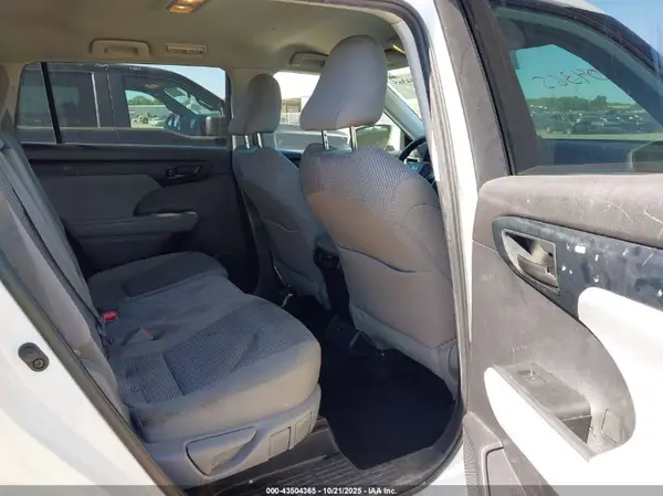 5TDCZRAH2NS559730 2022 TOYOTA HIGHLANDER - Image 8