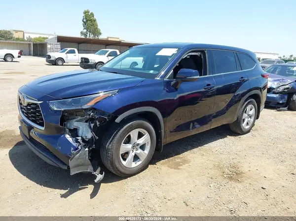 5TDCZRAH3MS043200 2021 TOYOTA HIGHLANDER - Image 2