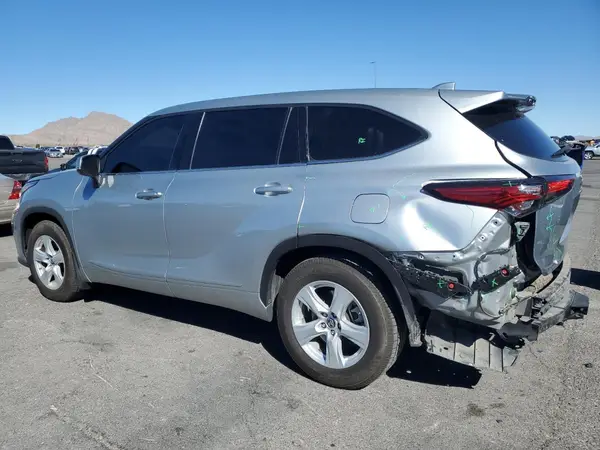5TDCZRAH3MS047635 2021 TOYOTA HIGHLANDER - Image 2