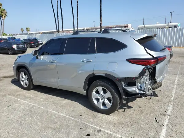 5TDCZRAH3MS085835 2021 TOYOTA HIGHLANDER - Image 2