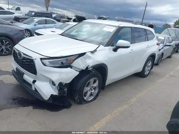 5TDCZRAH3NS092351 2022 TOYOTA HIGHLANDER - Image 2