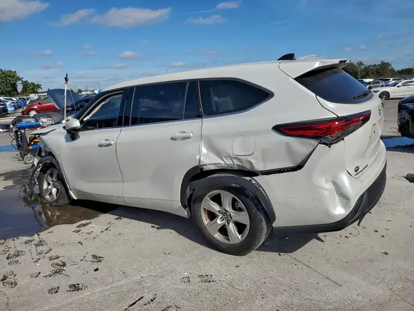 5TDCZRAH3NS125011 2022 TOYOTA HIGHLANDER - Image 2