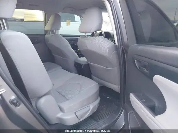 5TDCZRAH3NS137692 2022 TOYOTA HIGHLANDER - Image 8