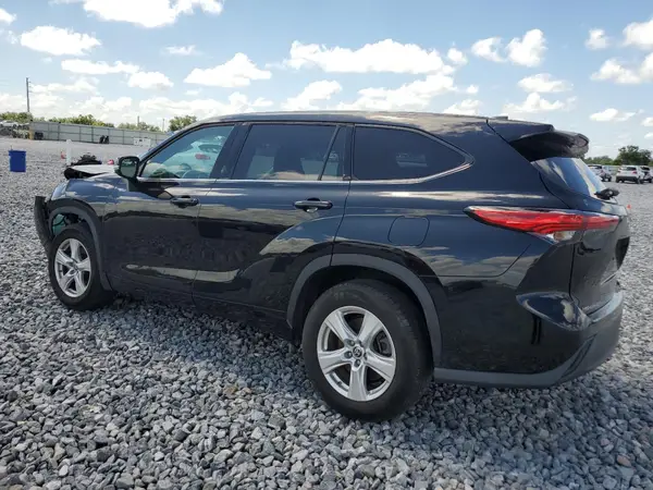5TDCZRAH3NS539549 2022 TOYOTA HIGHLANDER - Image 2