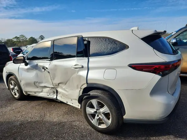 5TDCZRAH4LS502863 2020 TOYOTA HIGHLANDER - Image 2