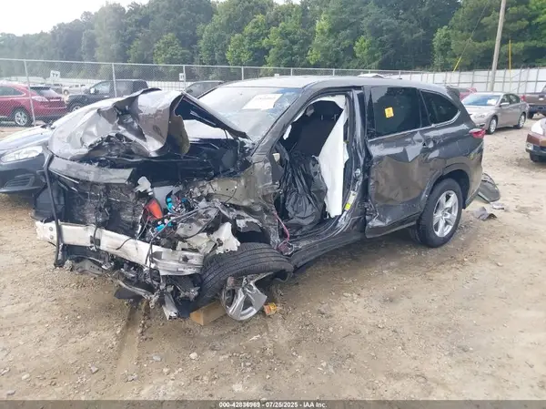 5TDCZRAH4MS052178 2021 TOYOTA HIGHLANDER - Image 2
