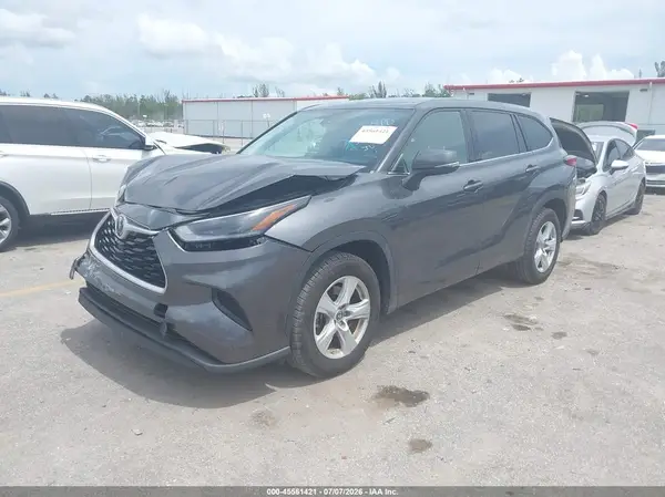 5TDCZRAH4MS517459 2021 TOYOTA HIGHLANDER - Image 2