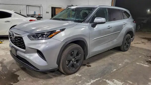 5TDCZRAH4MS517655 2021 TOYOTA HIGHLANDER - Image 2