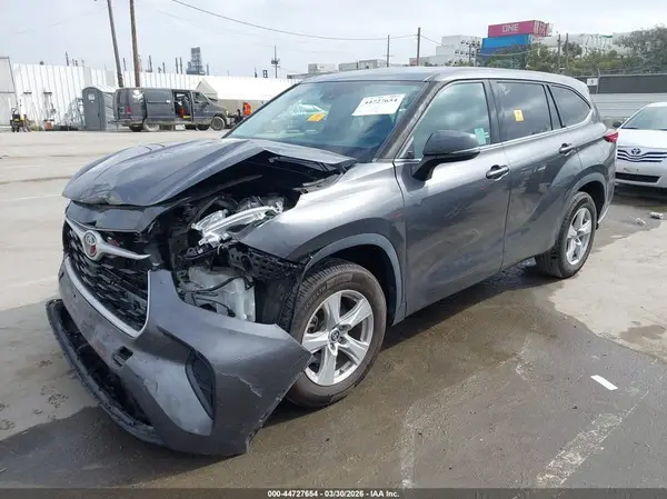5TDCZRAH4MS535265 2021 TOYOTA HIGHLANDER - Image 2