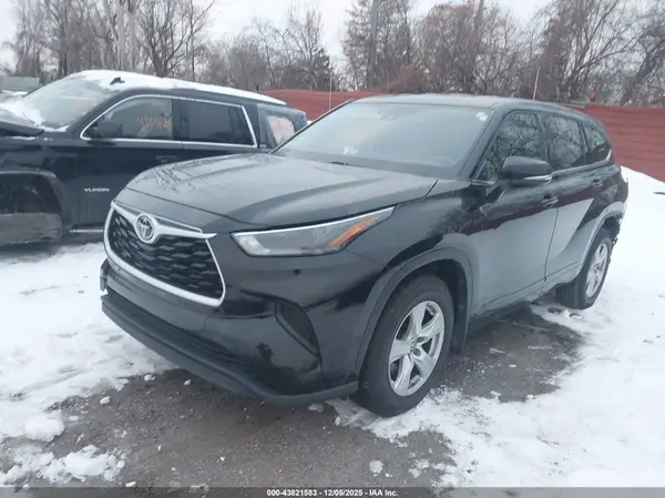 5TDCZRAH4NS091421 2022 TOYOTA HIGHLANDER - Image 2