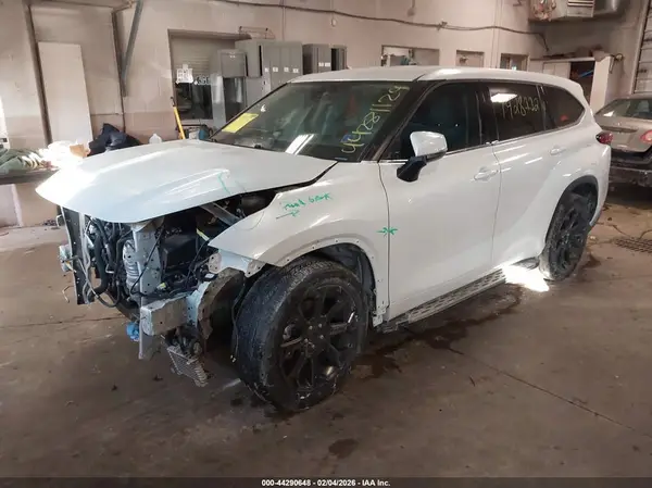 5TDCZRAH4NS121209 2022 TOYOTA HIGHLANDER - Image 2