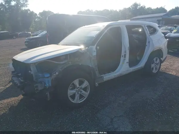 5TDCZRAH5MS079101 2021 TOYOTA HIGHLANDER - Image 2