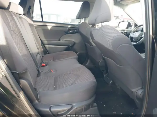 5TDCZRAH5MS082175 2021 TOYOTA HIGHLANDER - Image 8