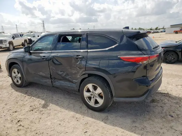 5TDCZRAH5MS529927 2021 TOYOTA HIGHLANDER - Image 2