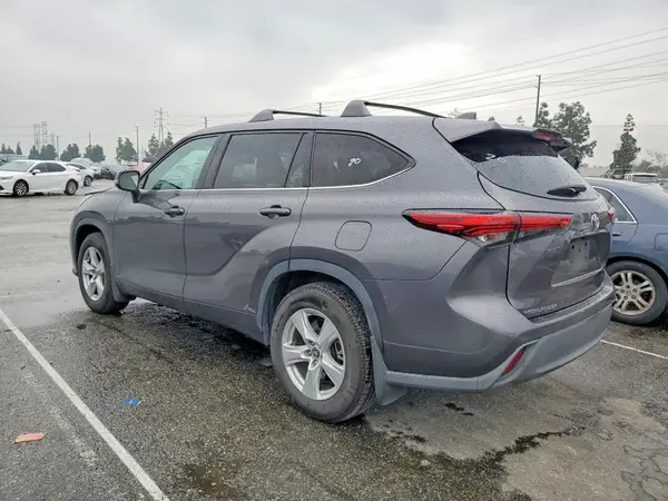 5TDCZRAH5MS530673 2021 TOYOTA HIGHLANDER - Image 2