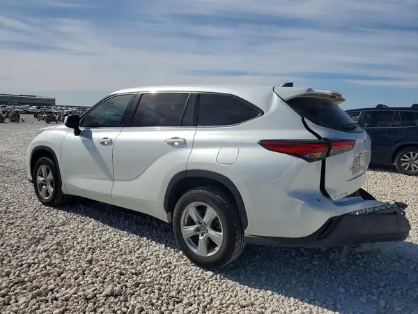 5TDCZRAH5NS098166 2022 TOYOTA HIGHLANDER - Image 2