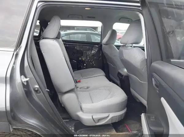 5TDCZRAH5NS117041 2022 TOYOTA HIGHLANDER - Image 8
