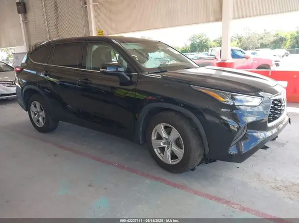 5TDCZRAH5NS132283 2022 TOYOTA HIGHLANDER - Image 1