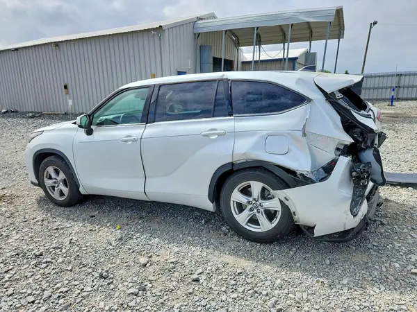 5TDCZRAH5NS560645 2022 TOYOTA HIGHLANDER - Image 2