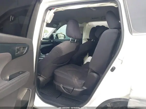 5TDCZRAH6LS026843 2020 TOYOTA HIGHLANDER - Image 8